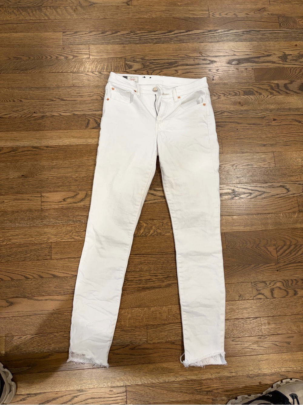 GAP White Skinny Jeans with Raw Hem
